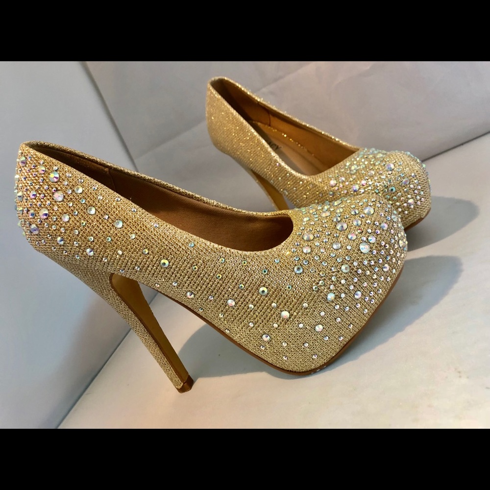 Iridescent elegant  6” heels